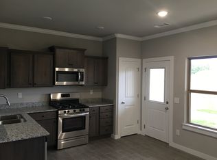 470 Rineel Ave, Centerton, AR 72719