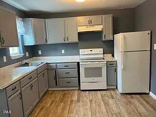 132 S Elizabeth St — Photo 2