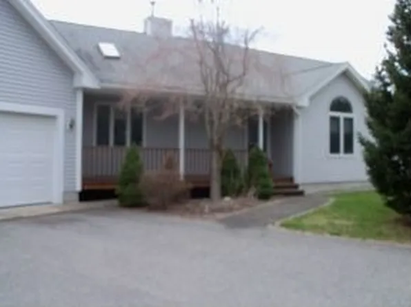 40 Chester Rd, Raymond, NH 03077