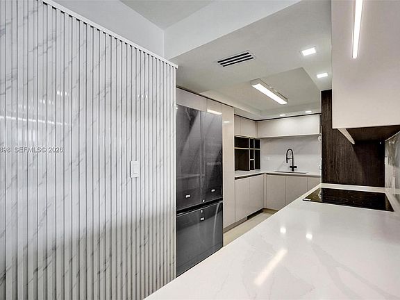 4th image of 6039 Collins Ave APT 1736