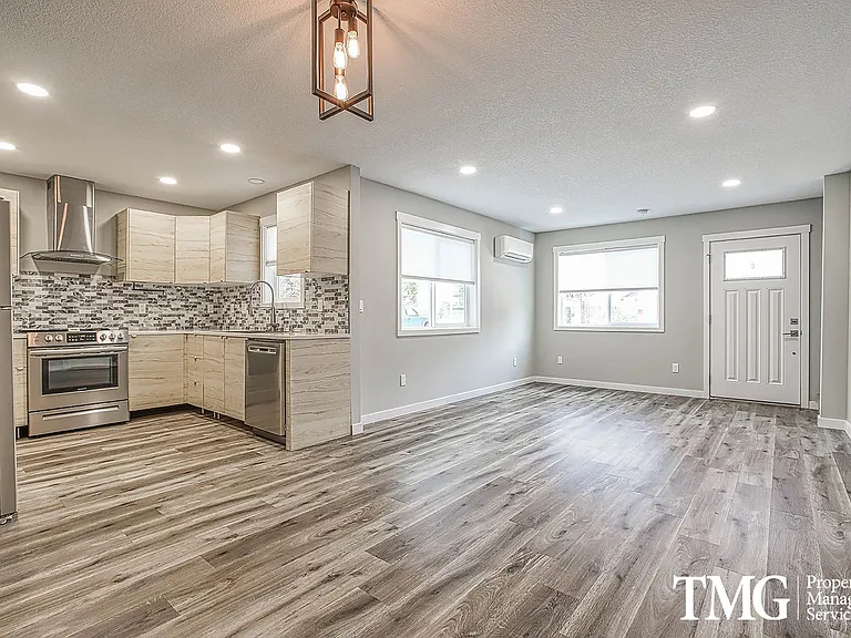 6820 NE Vancouver Mall Dr #A-D — Photo 2