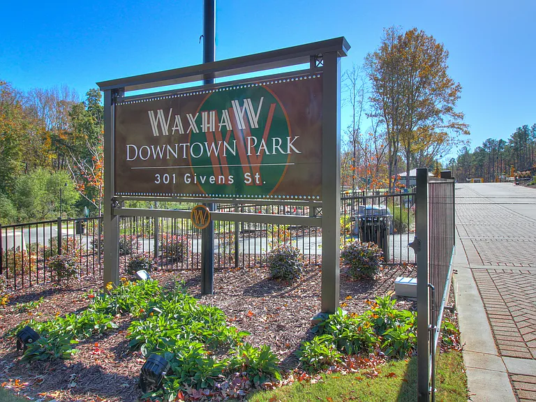 1016 Sharon Dr — Photo 14