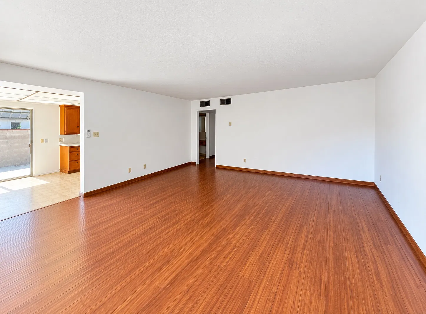 2 bed, 1030 sqft, $2,700 — Photo 2