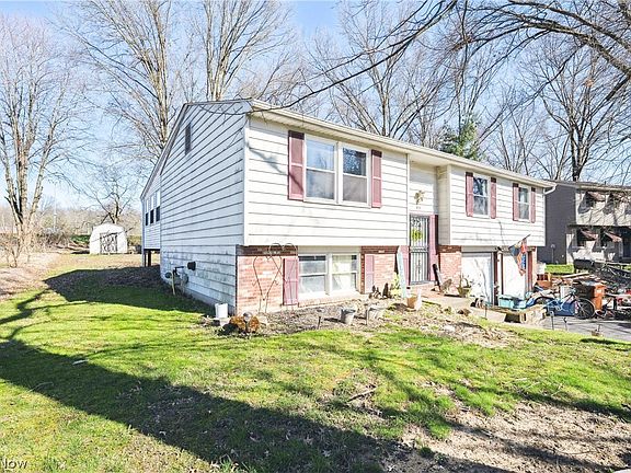 2nd image of 611 Heatherwood Dr SE