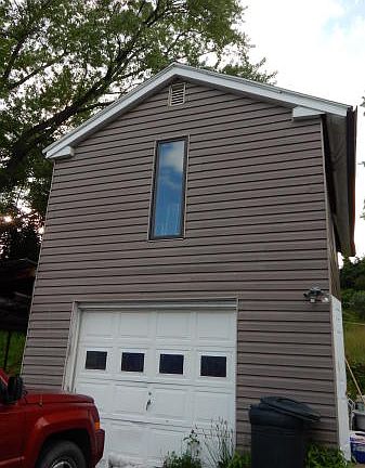 1 Car Detached Garage has 2nd floor