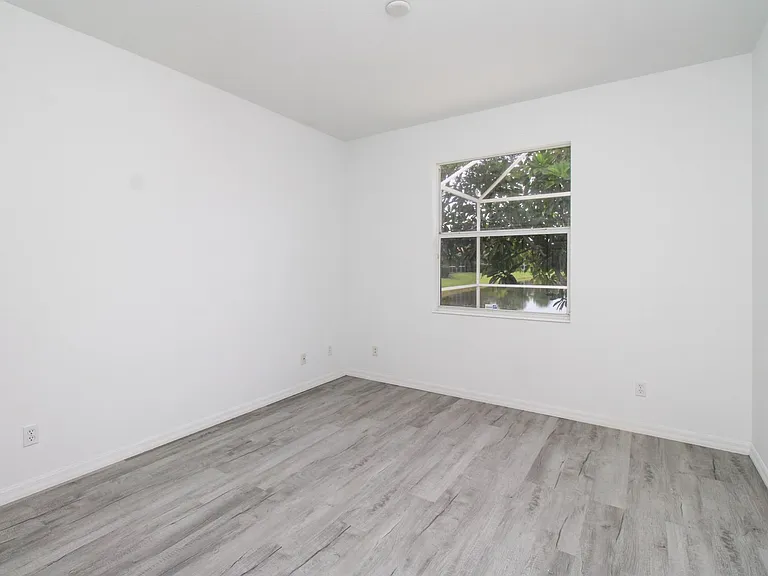 3927 Aurora Ct — Photo 18