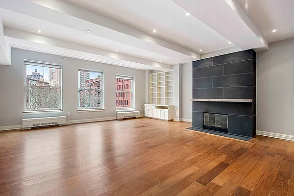 Sold by Liss Real Estate Group LLC | media 8