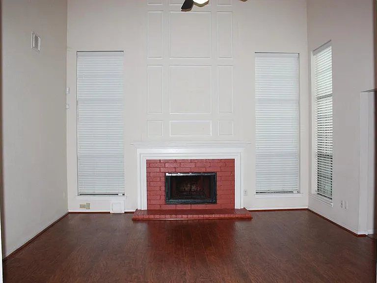 2319 Mill Creek Dr — Photo 7