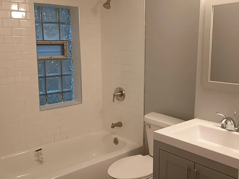 1426 East Ave #1 — Photo 6