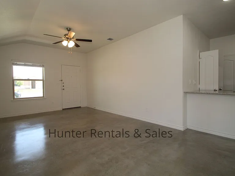 6109B Amelia Earhart Blvd — Photo 3