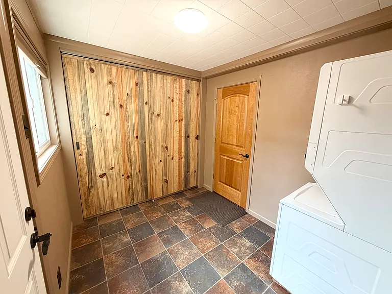 1347 Rainbow Dr — Photo 14