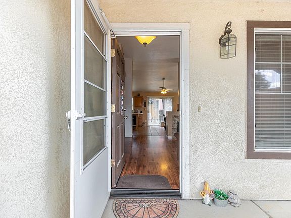 3rd image of 4629 Castle Cary Ln