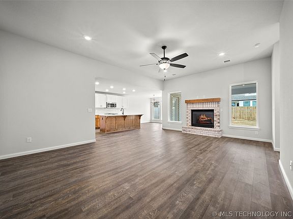 5th image of 4318 S 178th East Ave