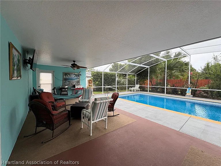 407 Maravilla Ave — Photo 19