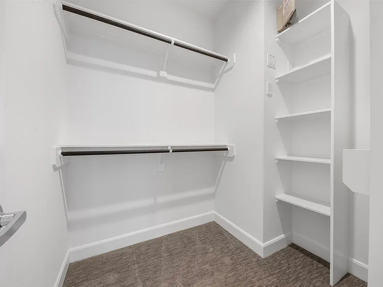 2737 Clinton Dr — Photo 13