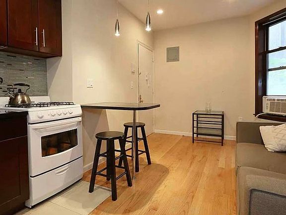 4th image of 102 W 134th St APT 2D