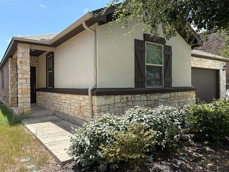 147 Mary Max Cir — Photo 1