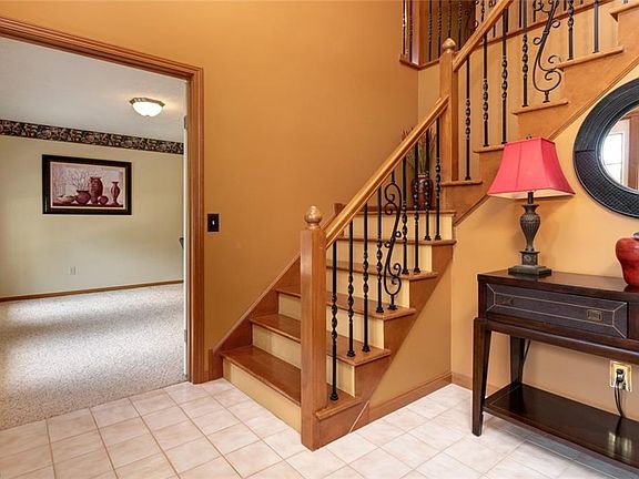 3rd image of 7665 Acorn Ct