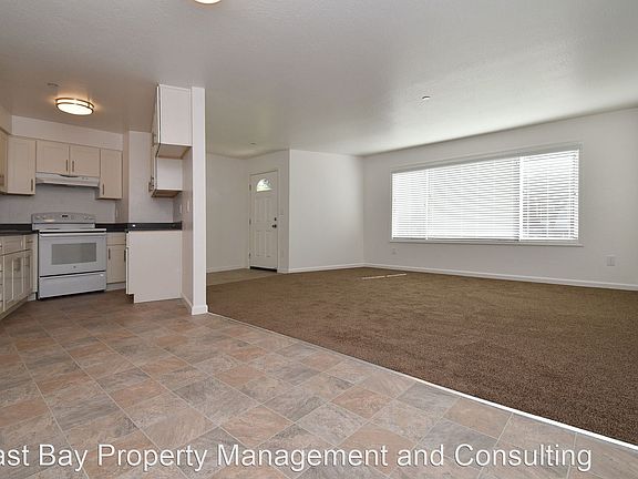 4th image of 2421 Oregon St APT 3