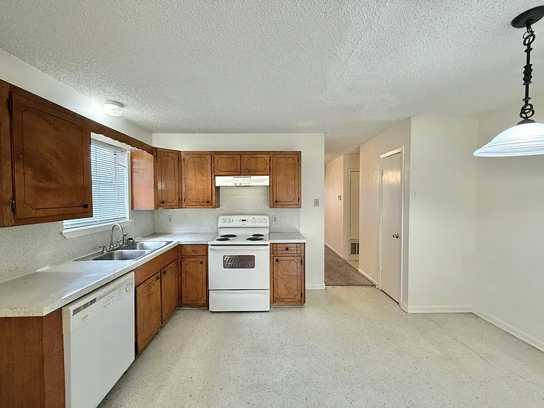 1708 Alpine Rd #C1 — Photo 7