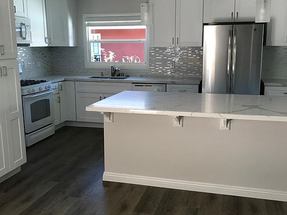 3rd image of 4245 Moraga Ave