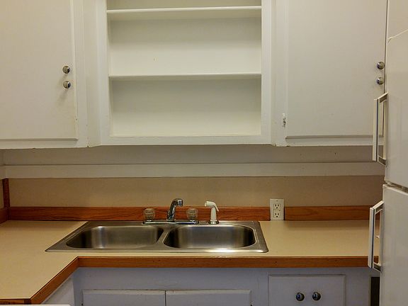 3rd image of 311 Woodward Ave APT 22