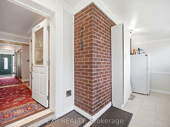 5th image of 43 Ridgemoor Ave
