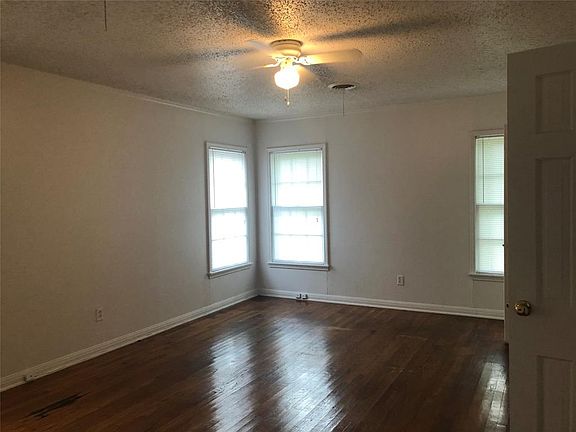 4th image of 5817 Calmont Ave