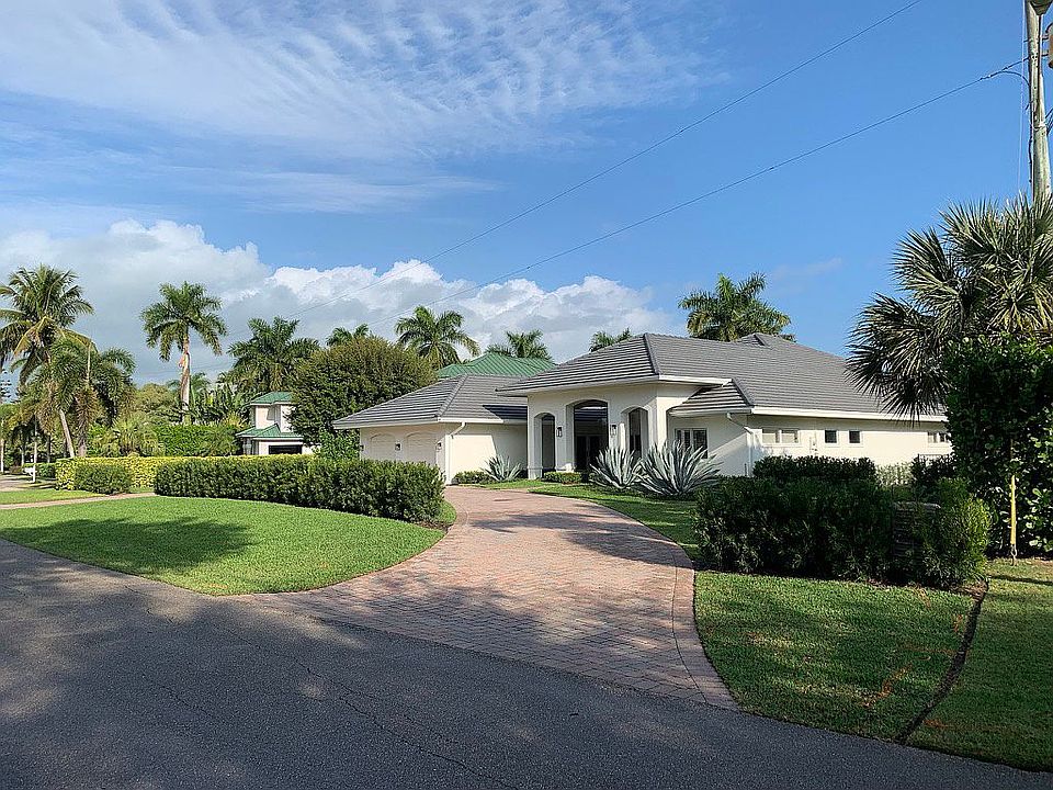 1st image of 430 Palm Cir W
