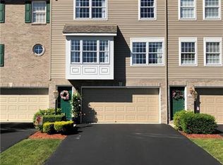 2010 Ashburn Ct, Jeannette, PA 15644