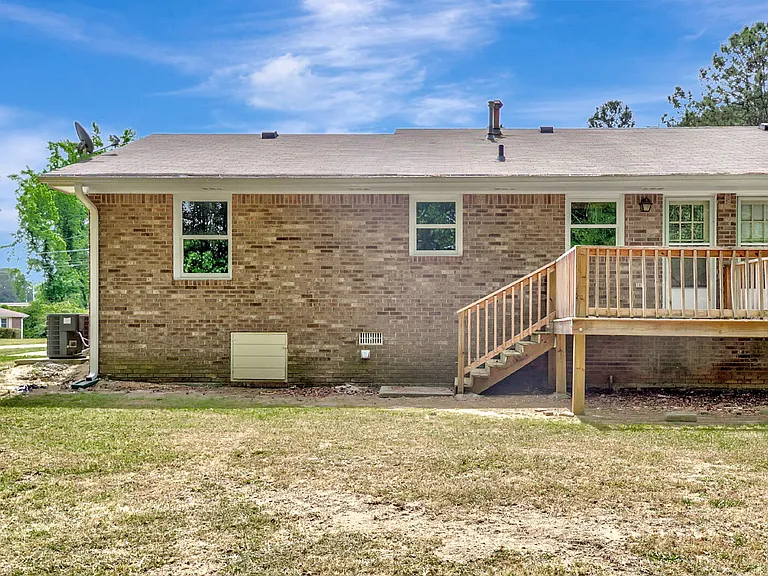 200 Meadowbrook Ct #B — Photo 6