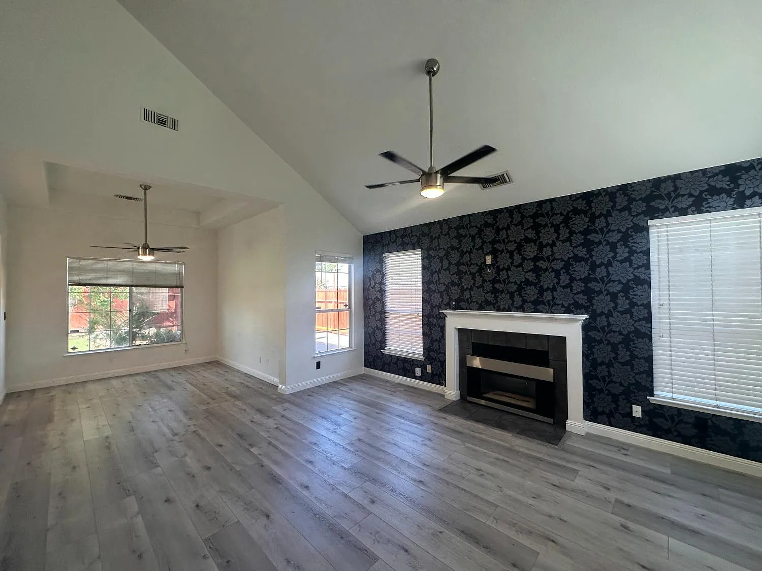 3 bed, 1418 sqft, $2,400 — Photo 3