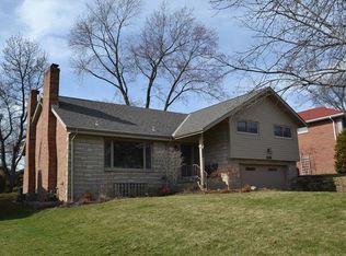 1136 Folkstone Dr, Pittsburgh, PA