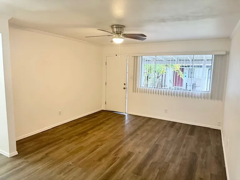 1 bed 1 bath with storage unit — Photo 43