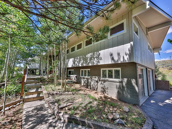 4th image of 391 Garnet Lane