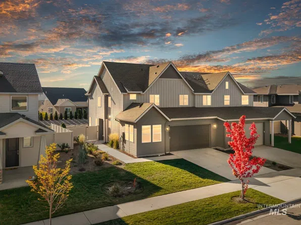 8257 W Pacific Yew St, Eagle, ID 83616