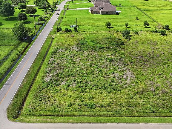 3rd image of 3803 Sherri Ln