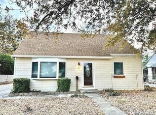 79 Regent St, Valley Stream, NY 11580