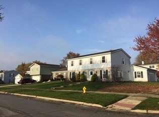 1102 Michelle Ln, Lombard, IL 60148