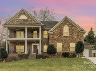 1342 Lightwood Dr, Matthews, NC 28105