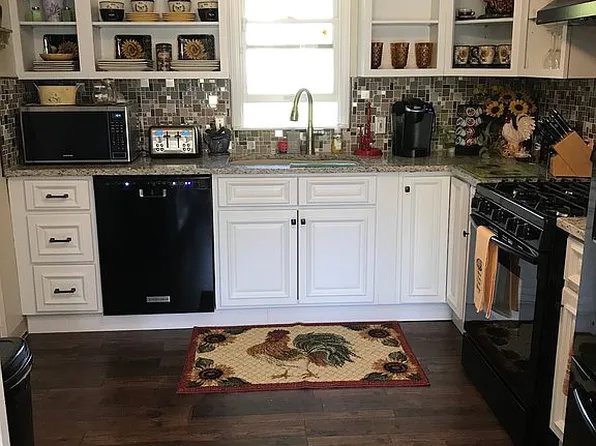 513 Fairway Dr, Church Hill, TN 37642