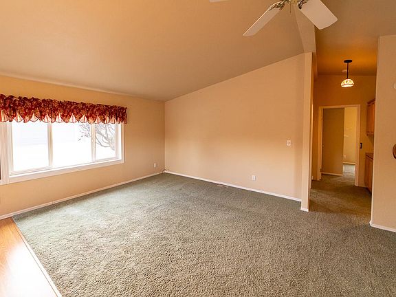 3rd image of 1600 Fairview Ave #52