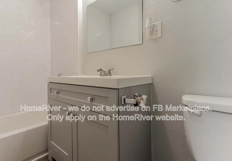 4523 Dolphin Dr — Photo 12
