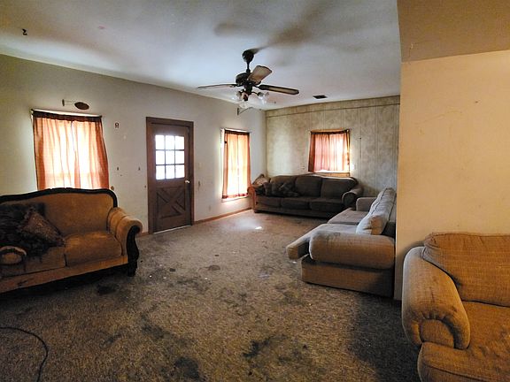 3rd image of 419 W Kansas St