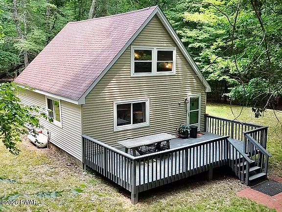 2nd image of 106 Sparrow Ct