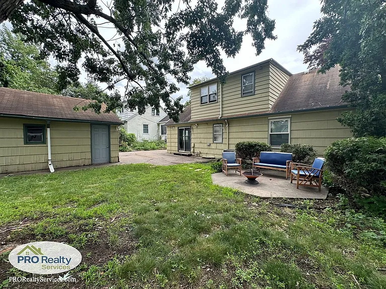 701 Cottage Ave W — Photo 33
