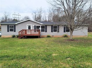 849 Mill Branch Rd, Belpre, OH 45714