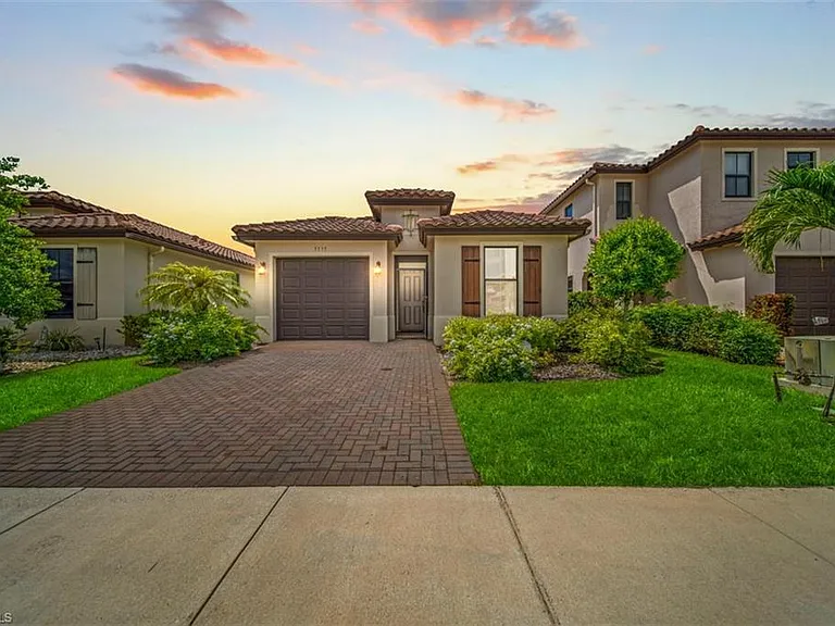 5535 Useppa Dr — Photo 1