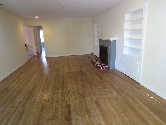 1st image of 358 Poplar Ave