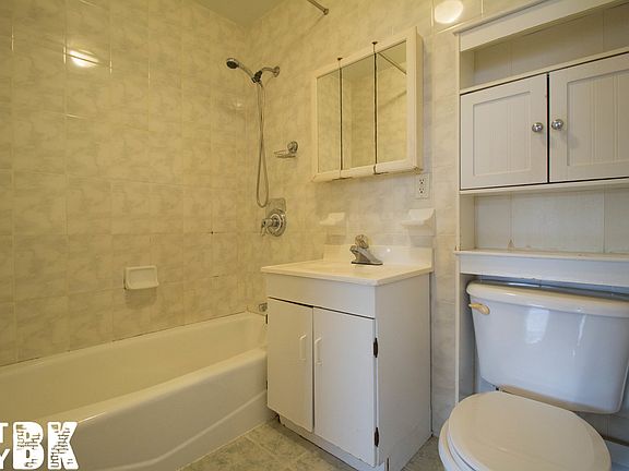 3rd image of 51 Clifton Pl #A5